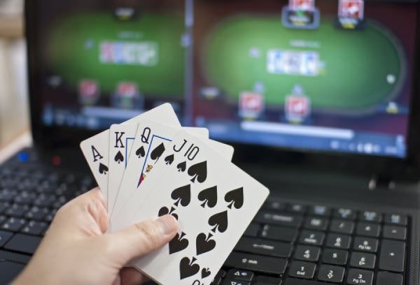 vcity88 Slots RNG ဂိမ်း — မြန်မာ ကစားသူ Jackpot Slots ကစားနေသော မြင်ကွင်း